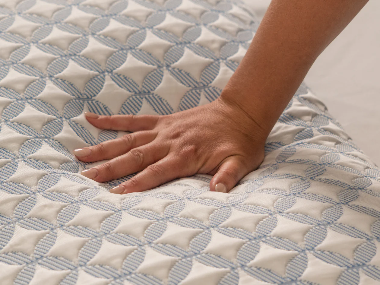 Luxury Cooling Gel Memory Foam Pillow - Image 9